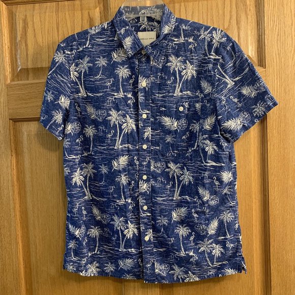 American Eagle AE Men’s Size M Blue Tropical Button Down SS Shirt Flamingo Palm - Picture 1 of 4